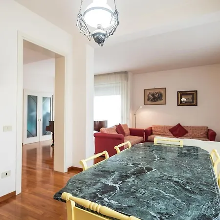 Royale Melody In - Near Centre Apartamento